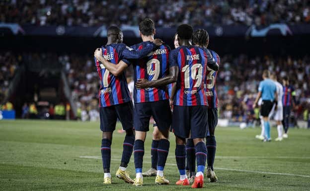 Los jugadores del Barça celebran un gol anotado durante esta temporada.  GETTY
