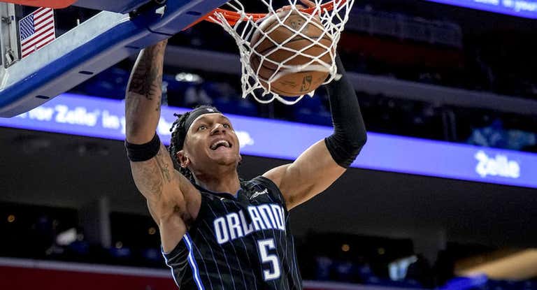 Paolo Banchero fue uno de los grandes protagonistas de la noche en su estreno en la NBA.