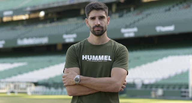 De periodistas a directores deportivos: la nueva puerta giratoria del fútbol español