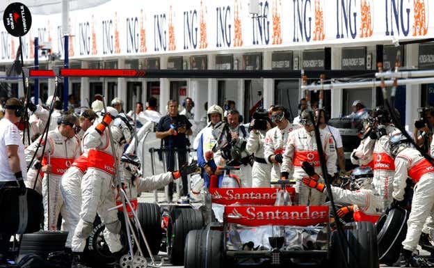 Fernando Alonso y Lewis Hamilton en el polémico GP de Hungría 2007.  Getty Images