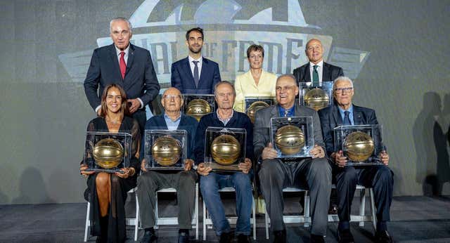 El baloncesto de ayer y de hoy vive su fiesta en Sevilla