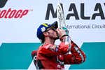Bagnaia gana en Sepang y acaricia el título