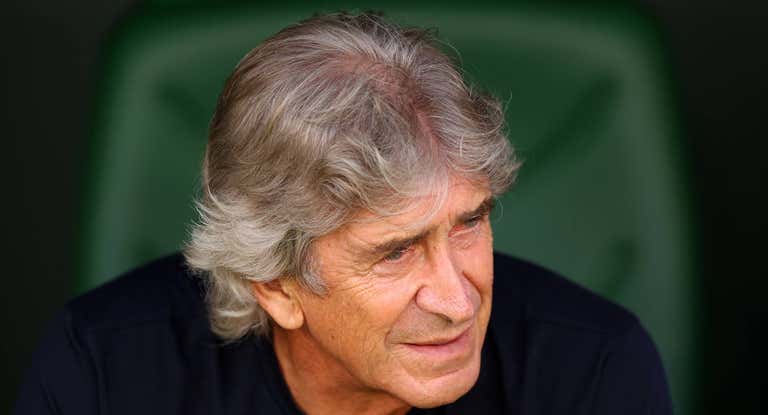 Manuel Pellegrini, en el banquillo en el partido ante el Atlético.