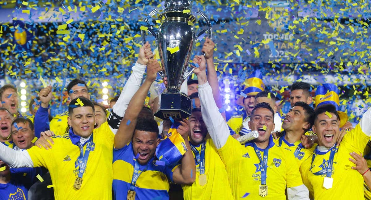 Los jugadores de Boca celebran el campeonato.
