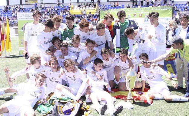 Arribas y Dotor, siendo cadetes, celebran un torneo.  AYTO. DE VALDEOLMOS-ALALPARDO