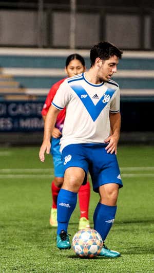 Àlex, durante el debut liguero del Europa.  CE EUROPA