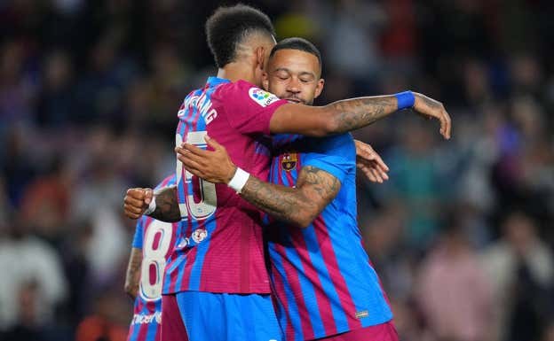 Aubameyang y Memphis fueron los máximos goleadores del Barça la temporada pasada.  GETTY
