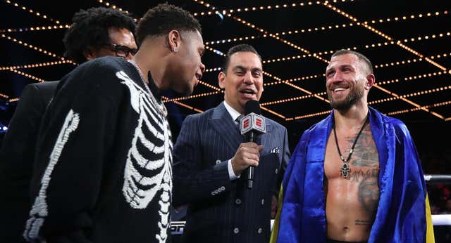 Lomachenko cumple ante Ortiz para citarse con Haney en 2023