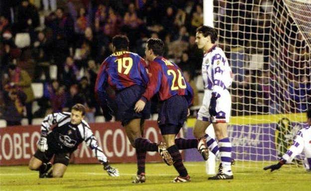 Xavi salvó la 'cabeza' de Van Gaal en 1998 con su gol en Zorrilla.  FC BARCELONA