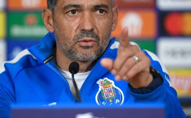 Conceiçao, en la conferencia de Prensa previa al Oporto-Atlético.  GETTY