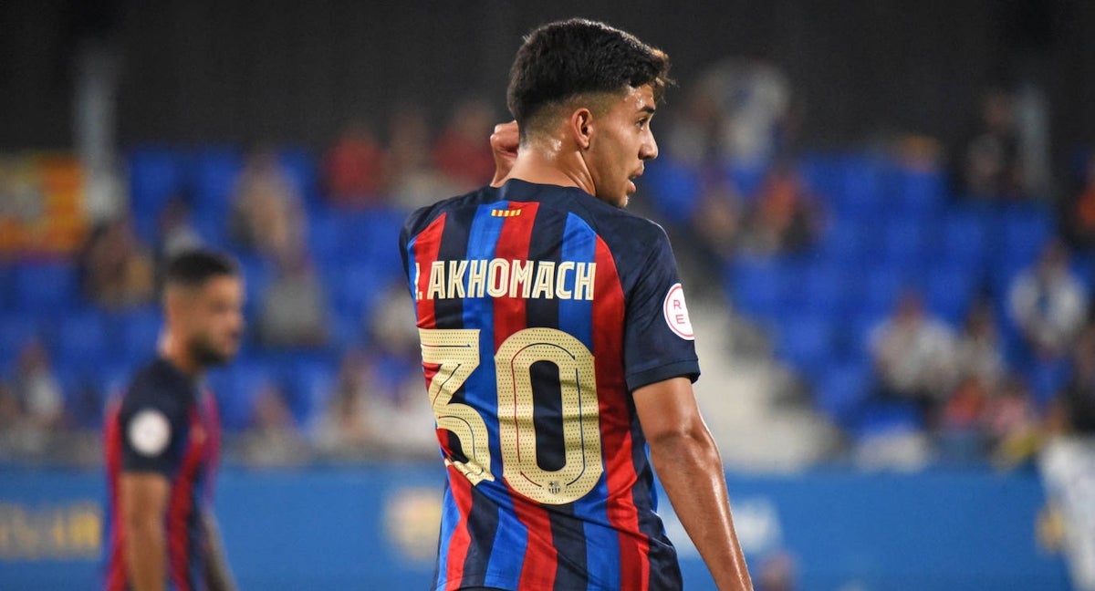 Ilias, en un partido con el Barça.