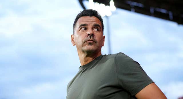 Las claves de Míchel: cambio de sistema, desparpajo en el once y superar la barrera lingüística