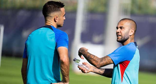 Dani Alves y su paso por el Barça Atlètic: charlas, consejos y alegría, mucha alegría