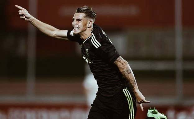 Iker Bravo celebra un gol con el Castilla.  INSTAGRAM: @ikbravo9