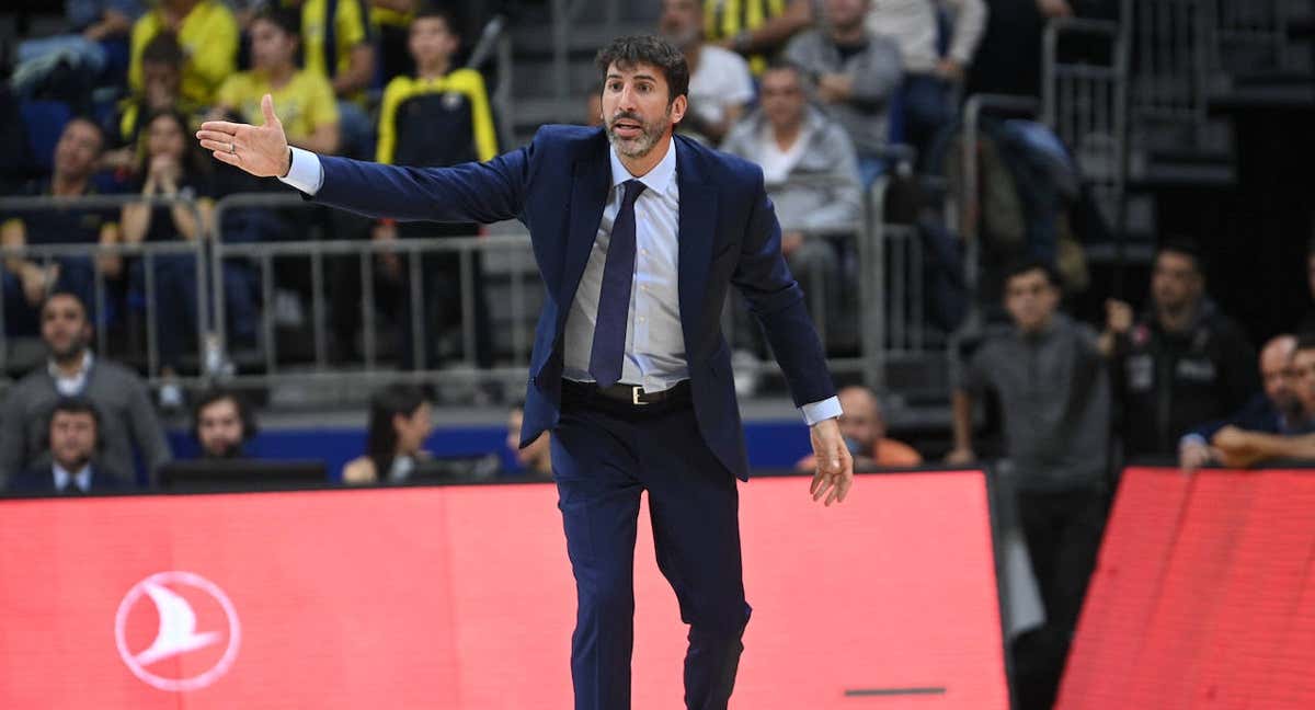 Álex Mumbrú, en un partido con el Valencia Basket esta temporada. /GETTY