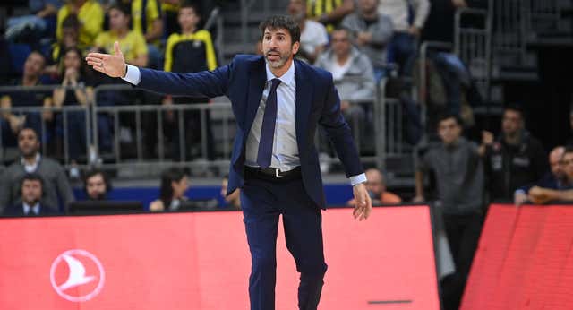 Álex Mumbrú se suma a la petición de agrandar la cancha