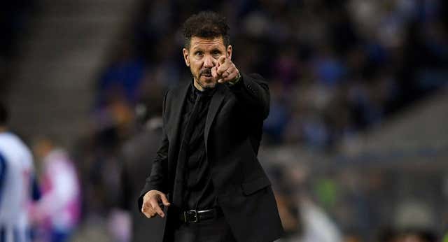 Simeone: «Algunos chicos juegan, se creen que son Maradona y si no los pones es una frustración total»