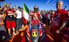 Bagnaia venció a la presión de la historia y cerró el año Ducati