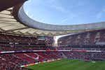 La grada de animación del Atlético deja el fondo vacío ante el Espanyol