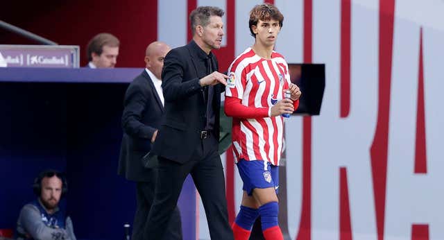 El Atlético no sale de la depresión: ni contra diez ni con el gol de Joao