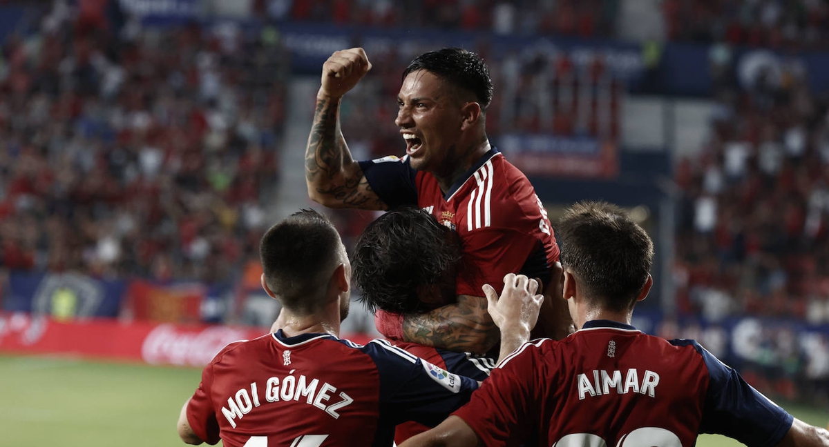 El Chimy Ávila celebra un gol con Osasuna