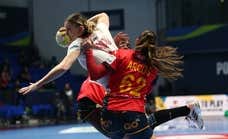 Las Guerreras caen ante Polonia, pero siguen con vida en el Europeo