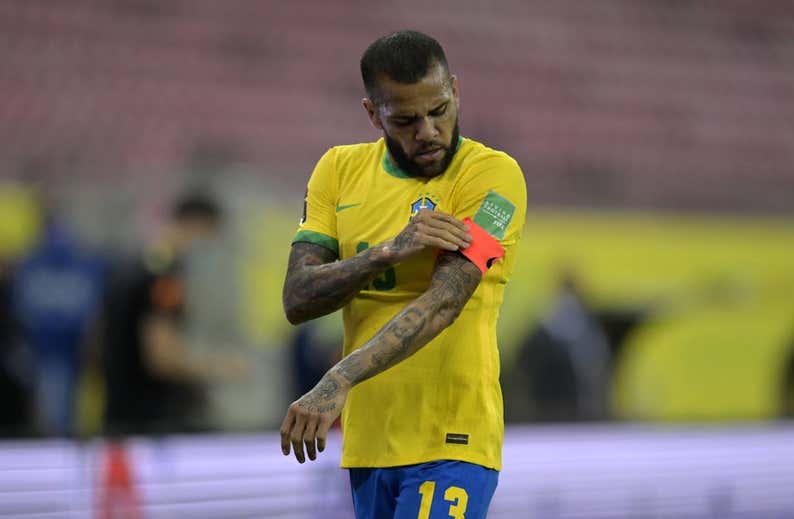 Dani Alves, como una «bestia» para el Mundial