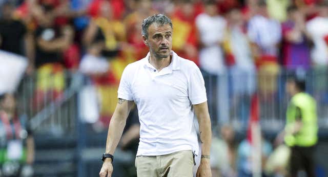 Luis Enrique planea una lista de 26