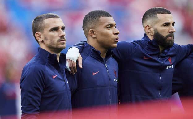 Griezmann, Mbappé y Benzema, la presumible delantera titular de Francia.  NurPhoto.