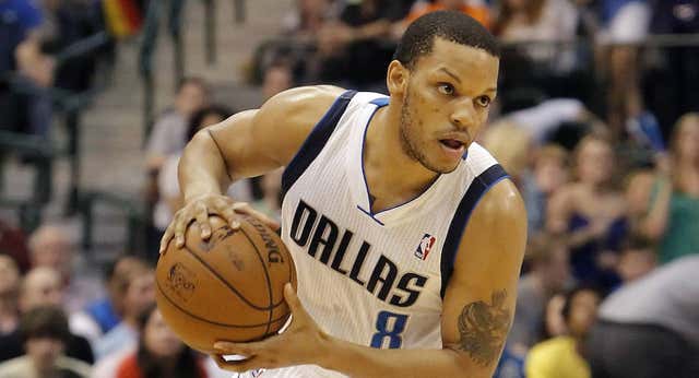 El primer jugador con esclerosis múltiple de la NBA aterriza en un Zaragoza en plena revolución
