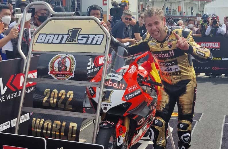 Álvaro Bautista conquista el Mundial de Superbikes