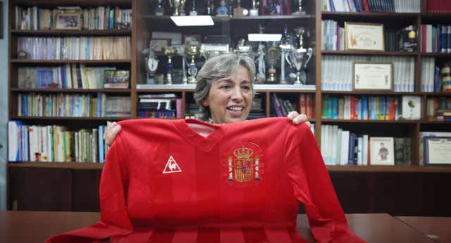 Inma Castañón, primera capitana de la Selección: «Lo más negativo de mi carrera fue el seleccionador»