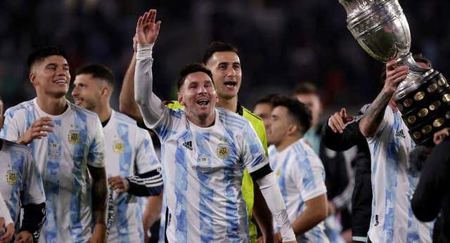 Los ‘cantitos’ argentinos llegan renovados a Catar