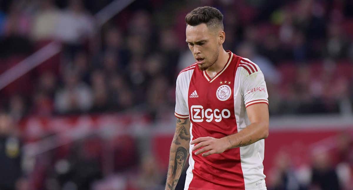 Lucas Ocampos, en un partido con el Ajax./