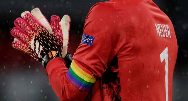 Neuer llevará el brazalete arcoíris: «No sabemos lo que nos espera por esta acción»