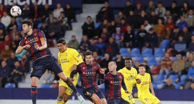 El ascenso se pone al rojo vivo: ¡cinco equipos en cuatro puntos!