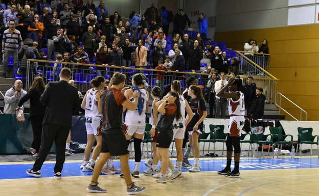 El Lointek Gernika celebra su victoria en La Seu D'Urgell. FEB
