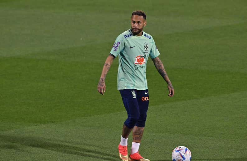 Neymar personaliza la confianza de Brasil al llegar a Doha