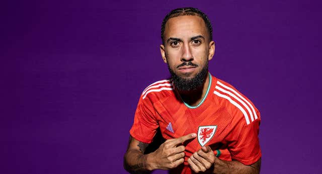 Sorba Thomas debuta en Catar: cómo pasar de 5ª división a jugar el Mundial en dos años