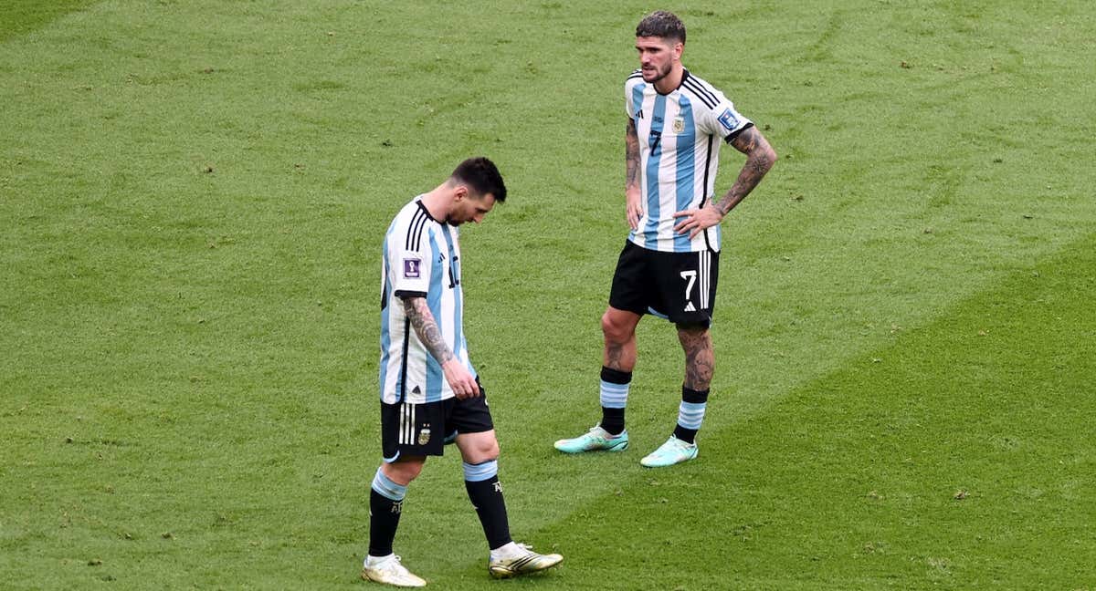 Messi y De Paul en el Argentina-Arabia Saudí.