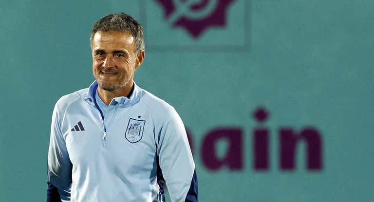 Luis Enrique en un entrenamiento de España en Doha.