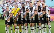 Alemania se rebela contra la FIFA e incendia el Mundial con una foto para la historia