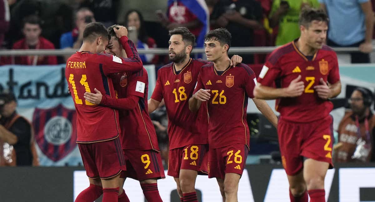 La Selección española celebra uno de sus goles.