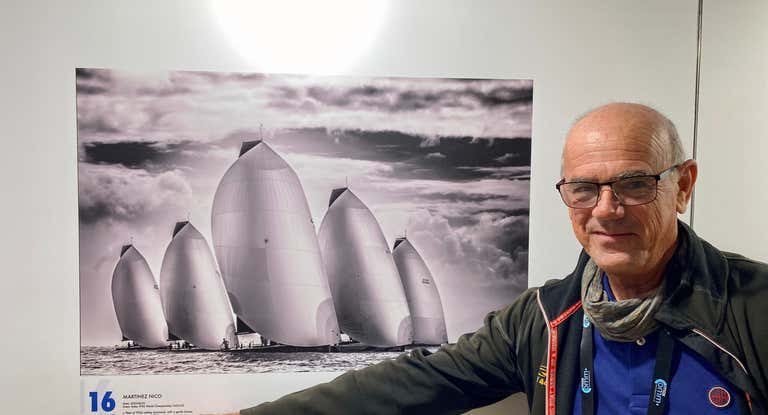 Nico Martínez, con la foto premiada.