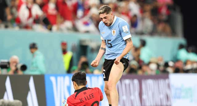 Valverde enloquece el partido de Uruguay en dos minutos