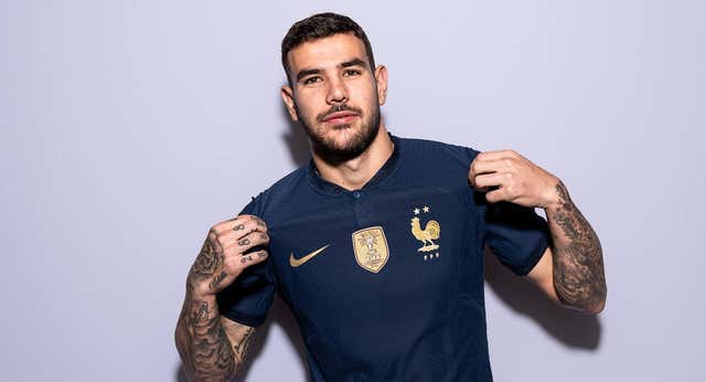 La gran oportunidad de Theo en su Mundial más amargo: «Bromeamos con una final Francia-España»