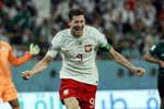 Szczesny y Lewandowski bajan de la nube a Arabia Saudí