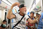 Así es la historia de Walter: un hincha argentino de récord, 84 años y 13 Mundiales