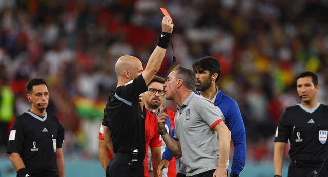 Paulo Bento la lía tras perder y no podrá estar ante Portugal
