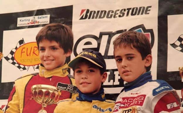 Carlos Sainz y Mikel Azcona, comparten podio de karting.  M. A.